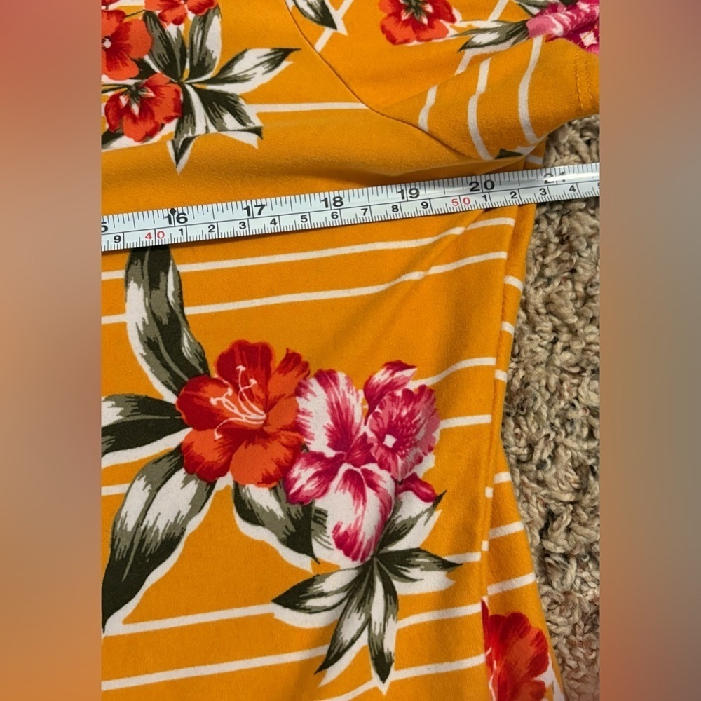 Bobbie Brooks Women’s V Neck T-Shirt White Orange Striped Tropical Floral XL - Picture 5 of 6